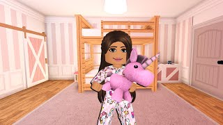 DECORATING MY DAUGHTER OLIVES ROOM  Bloxburg [upl. by Sharron]