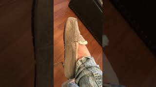 Ansley ugg slipper review after a year [upl. by Zebaj]