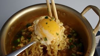 How to make Korean ramyeon Ramyeon 라면 aka ramen [upl. by Eusebio]