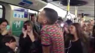 Stromae chante Formidable dans le métro de Montréal STM Stromae [upl. by Loreen717]