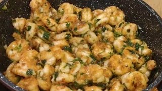 Crevettes sautées à l ail et au persil [upl. by Duff297]