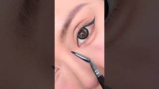 Quick amp Simple Eyeliner Tutorial  Easy Eye Makeup for Beginners eyelinertoturial makeup shorts [upl. by Randal2]