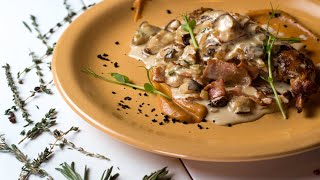 Recette  Lapin sauté chasseur [upl. by Amhser]