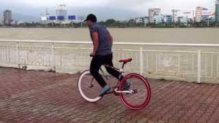 How to Skid on Fixie  non Straps   Cách để dừng Fixie  không có trap [upl. by Levison]