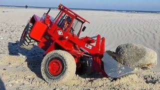 RC wheel loader in SAND STORM  Radlader OampK L25 von Tobias Braeker im SANDSTURM [upl. by Aimek959]