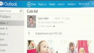 Microsoft rebaptise Hotmail en Outlook [upl. by Taylor]